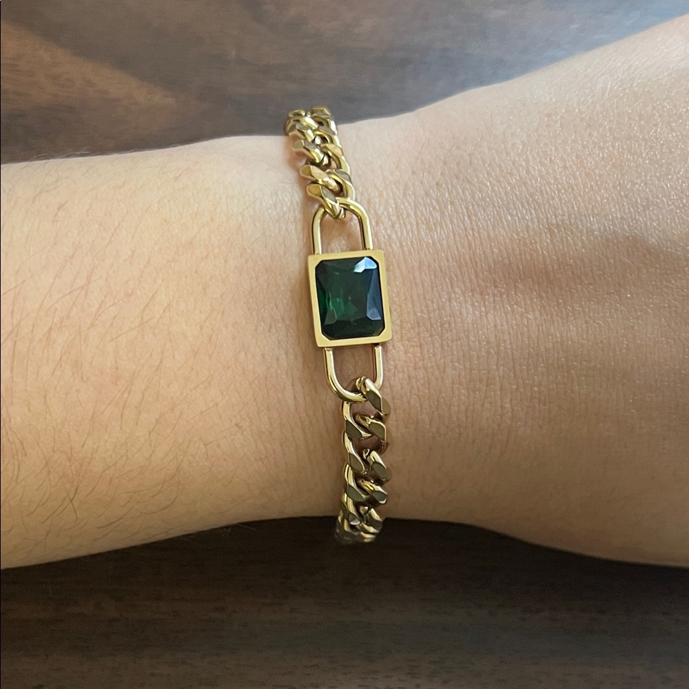 Gold plated stainless steel green and gold chain bracelet